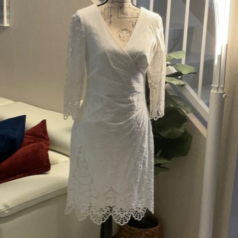 Kay Unger fully lined cotton lace dress.  Size 4 NWOT